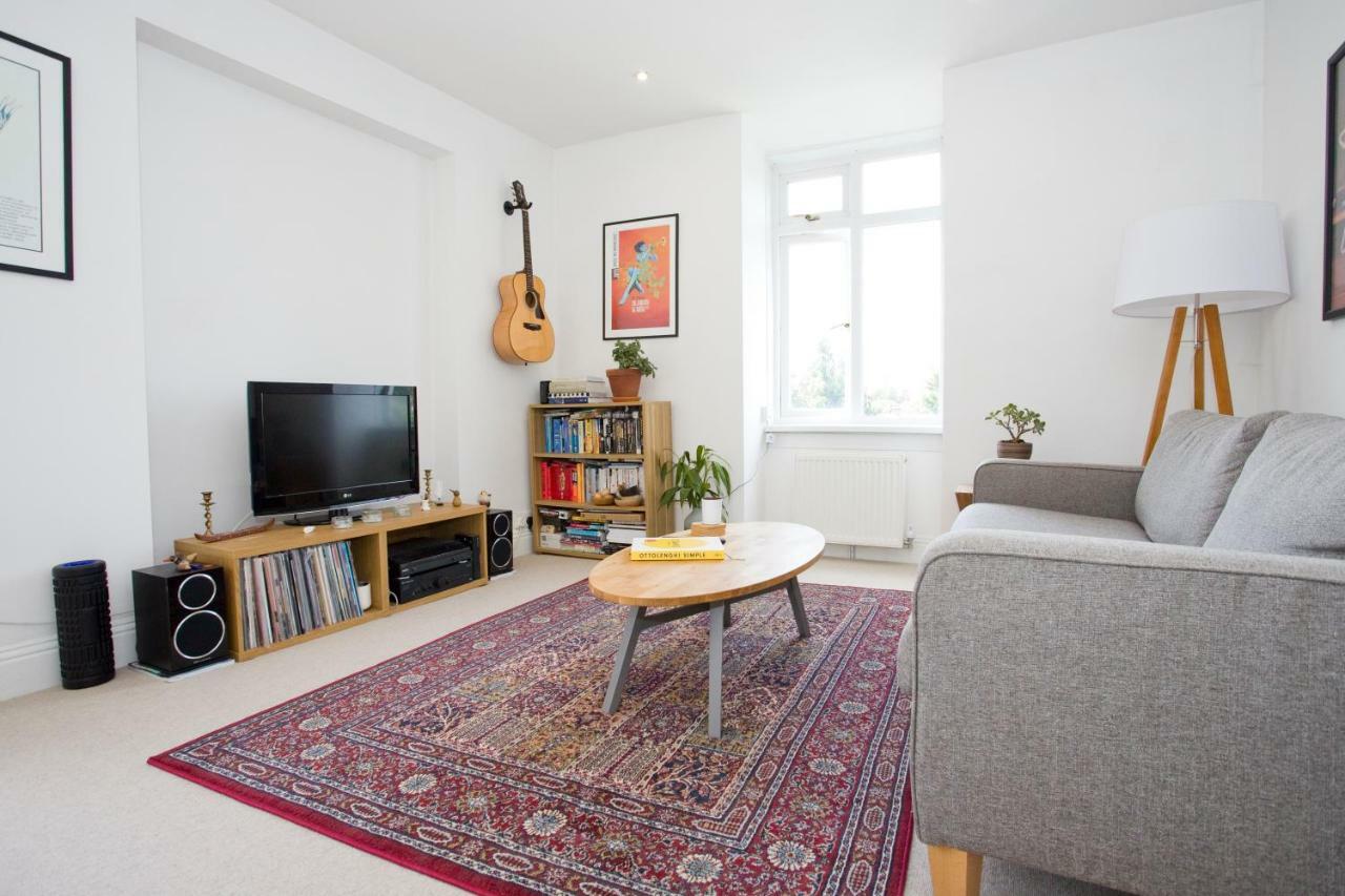 Bright 2 Bedroom Apt - Great Location - Free Parking Bournemouth Exterior photo